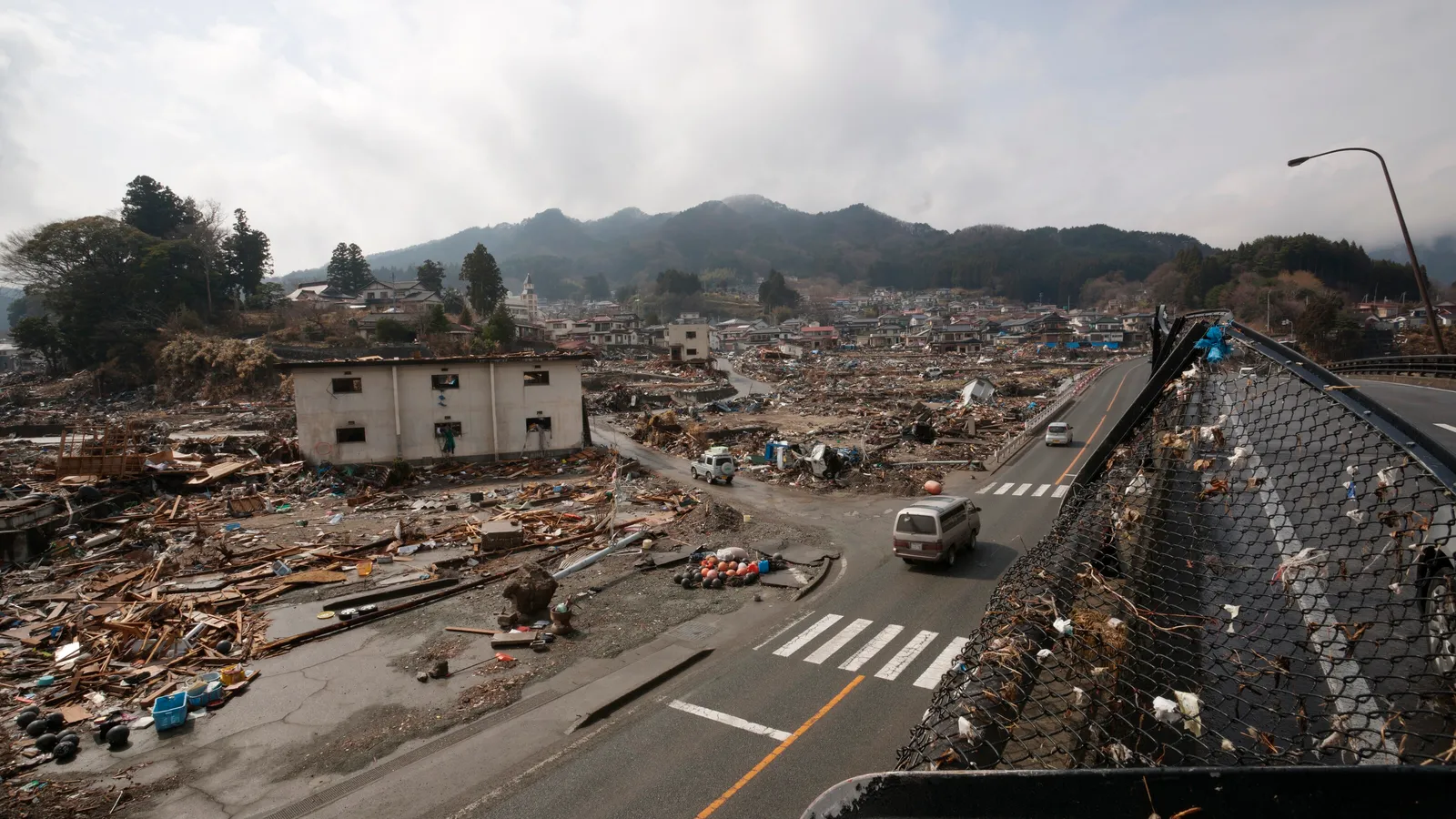 Terremoto de magnitude 7,1 atinge Japão, derruba prédios e deixa feridos