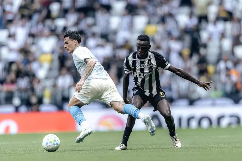 Galo canta em seu terreiro e aplica 3 x 0 no Grêmio na Arena MRV