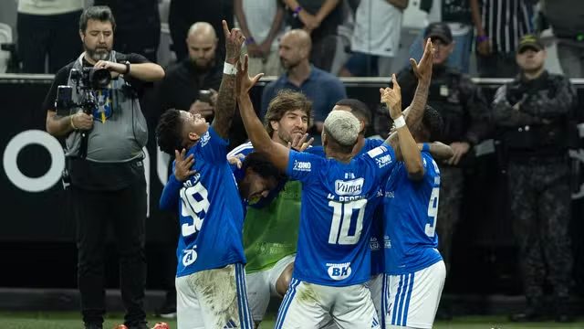 Eletriizante jogo entre Corinthians x Cruzeiro neste domingo na NEO: 2x1