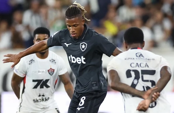 Botafogo x Vitória não sairam do 0 x 0 nesta quinta(23) no  Engenhão