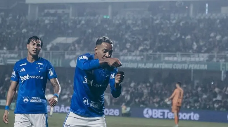Aproveitando belo passe de Gerson, Mateus Pereira decide e Cruzeiro vence