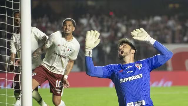 Queda Livre: São Paulo não vence o Coritiba no Morumbi e crise aumenta